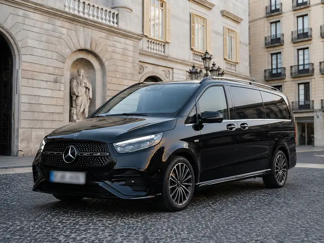 Mercedes Benz V300 4x4 XL VIP (Captain, 7 seat) 2025
